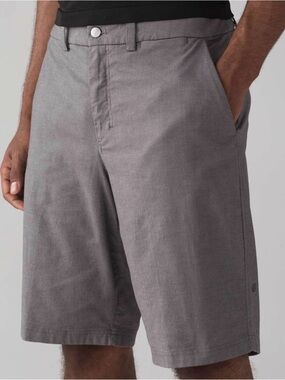 Lululemon Men's " The Works Short". Quick Oxford 11". Sz 34 Actual 36" EUC